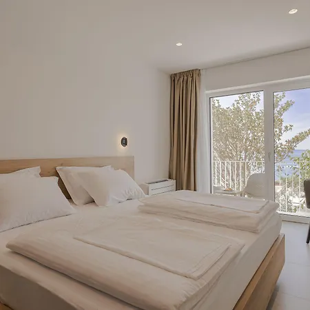 Miki 住宿加早餐酒店 珀德垂那