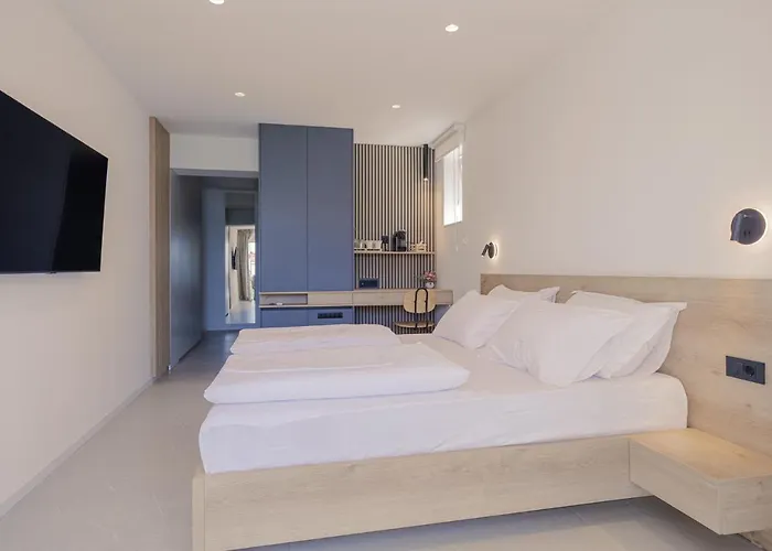 Miki לינה וארוחת בוקר 4*