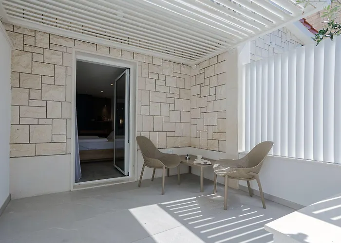 Miki לינה וארוחת בוקר 4*