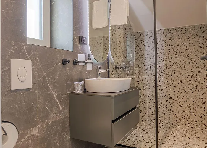 לינה וארוחת בוקר Miki 4*