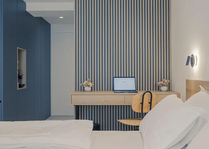 לינה וארוחת בוקר Miki 4*