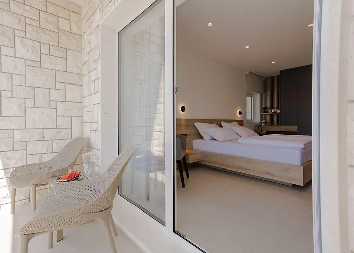 לינה וארוחת בוקר Miki פודסטראנה