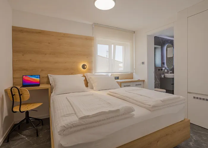 לינה וארוחת בוקר Miki